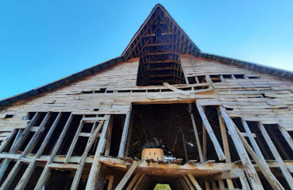 Days of Thunder Barn